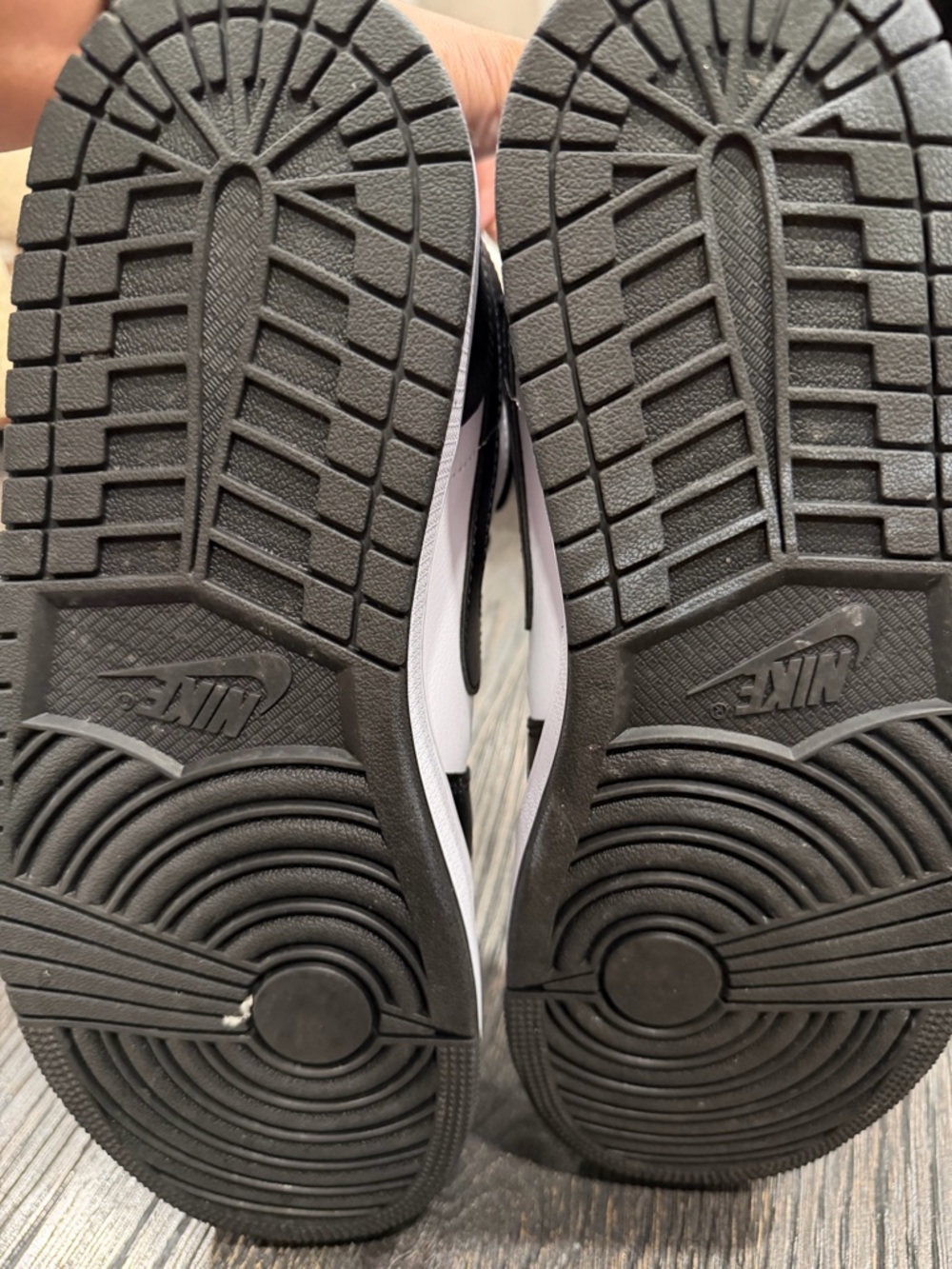 Nike Air Jordan 1 Mid Black White PANDA New Shoes Women size 10.5 like new - Picture 9 of 10